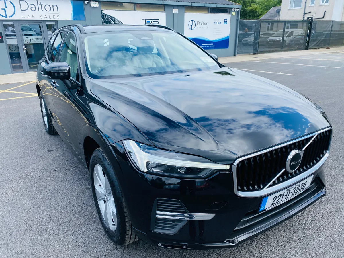 VOLVO XC60 B4 MOMENTUM 2.0 DIESEL AUTO 2022 (221) - Image 4
