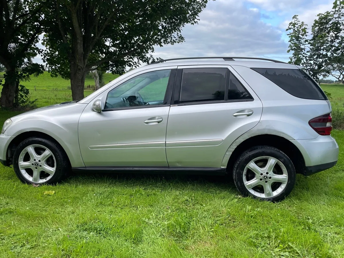 Mercedes ML 320 - Image 2