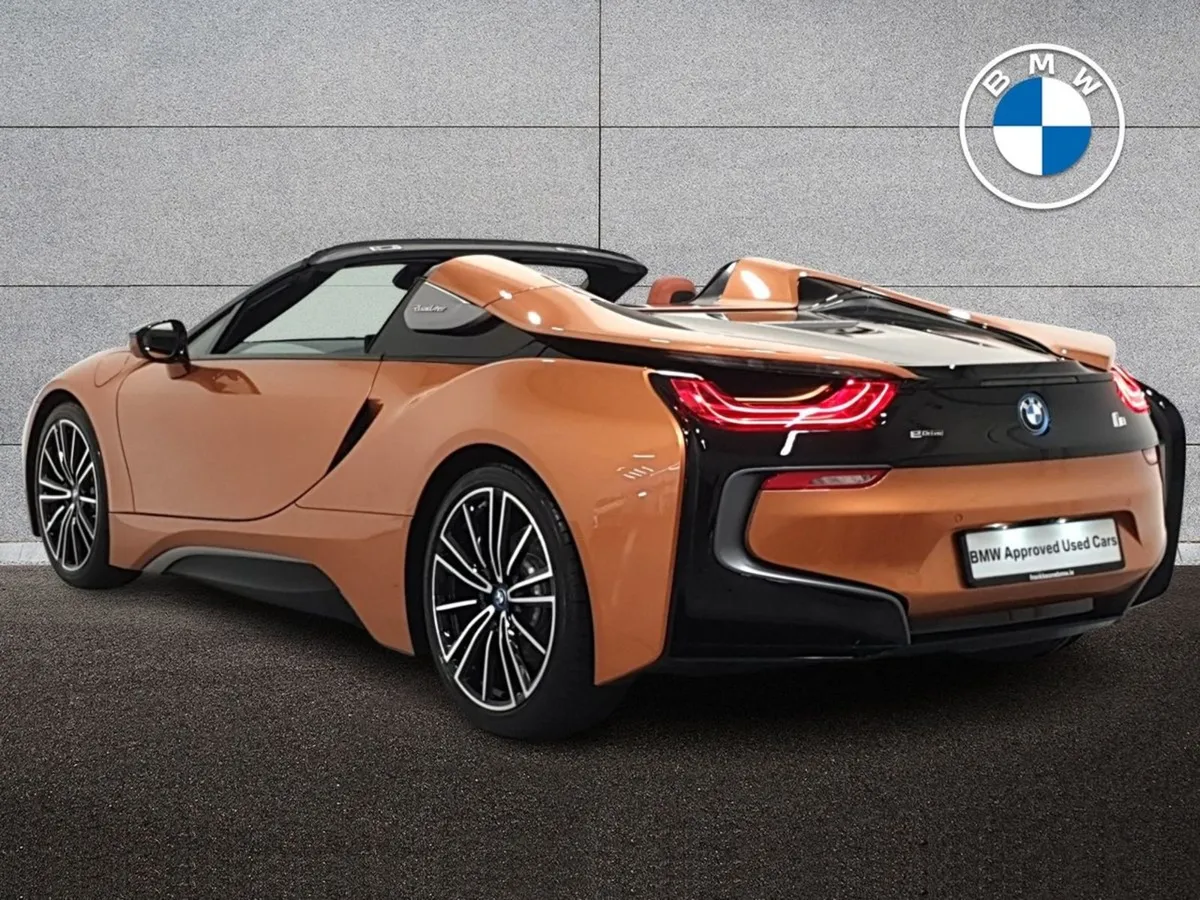 BMW i8 Roadster - Image 3