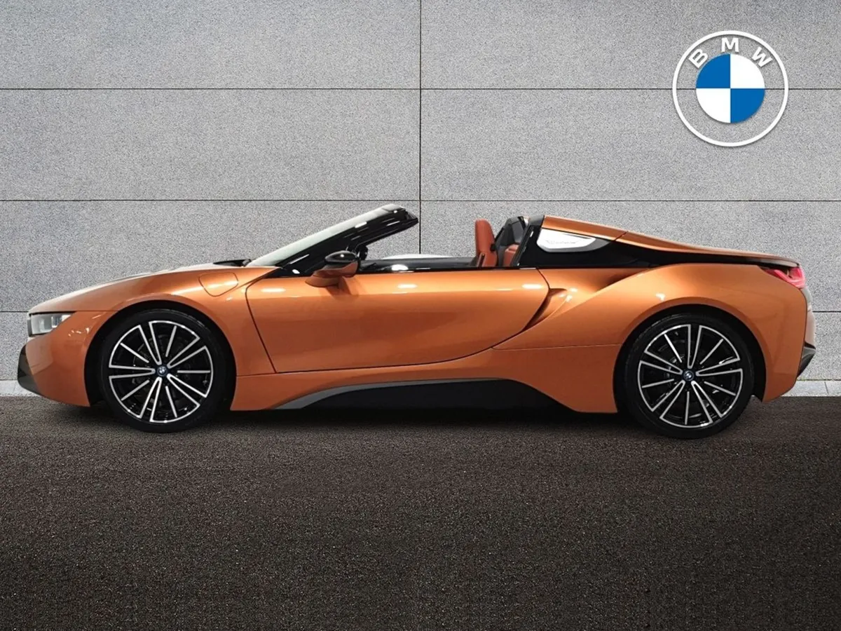BMW i8 Roadster - Image 4