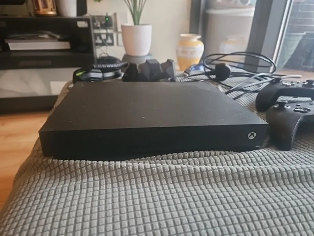 xbox one x 1tb - Image 4