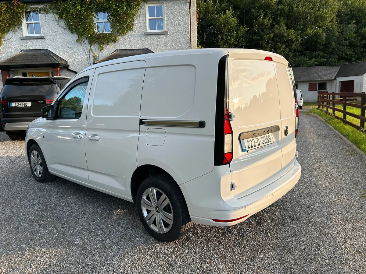 2022 Volkswagen Caddy - Image 4