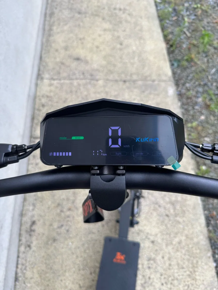 Kugoo Kirin G2 – Like New, Only 117 km! - Image 4