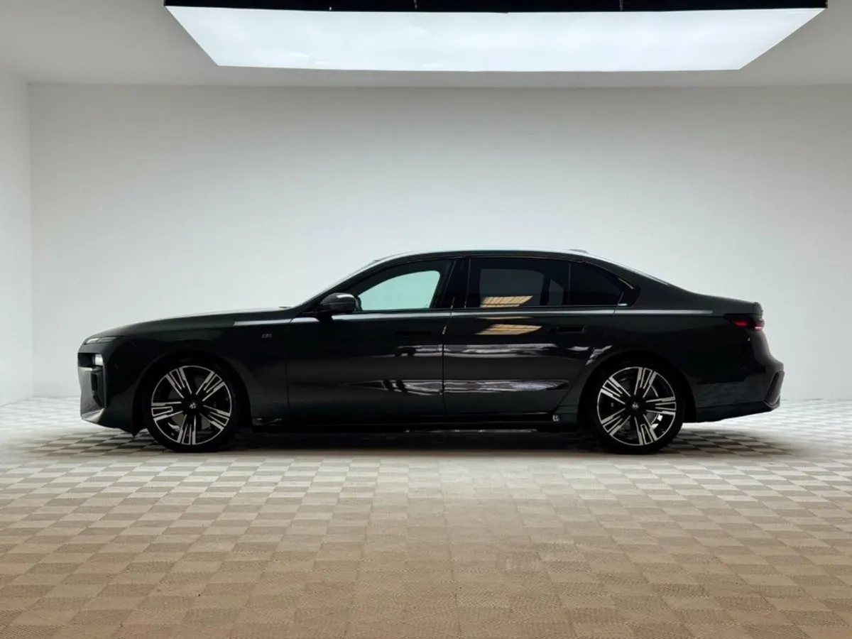 BMW 7 Series 750E M Sport Xdrive  huge Spec - Image 2