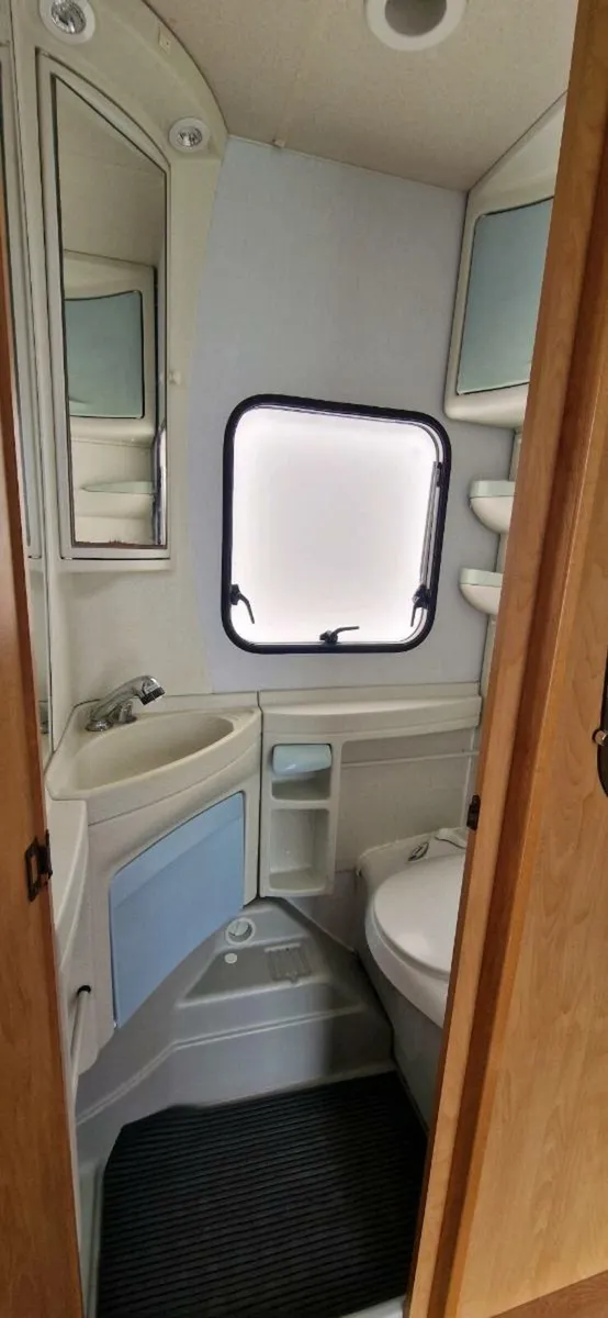 2007 Caravelair Hermitage 546 - Image 3