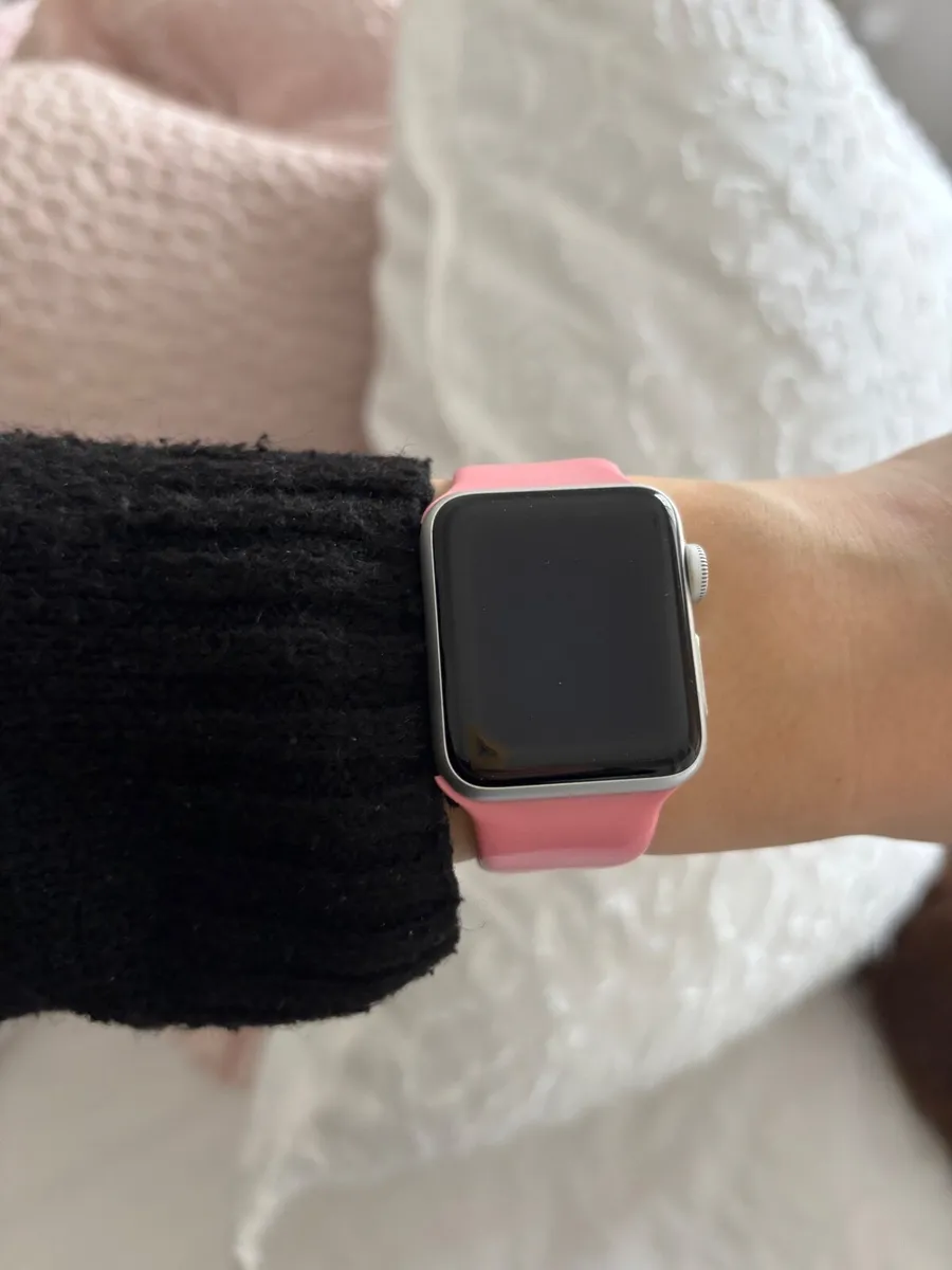 Apple Watch Series 3, 38mm - Image 1