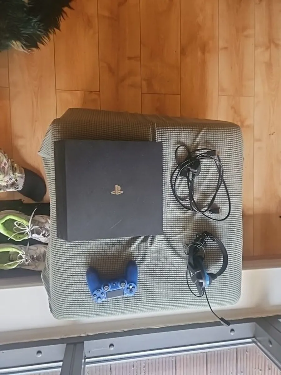 ps4 pro - Image 1