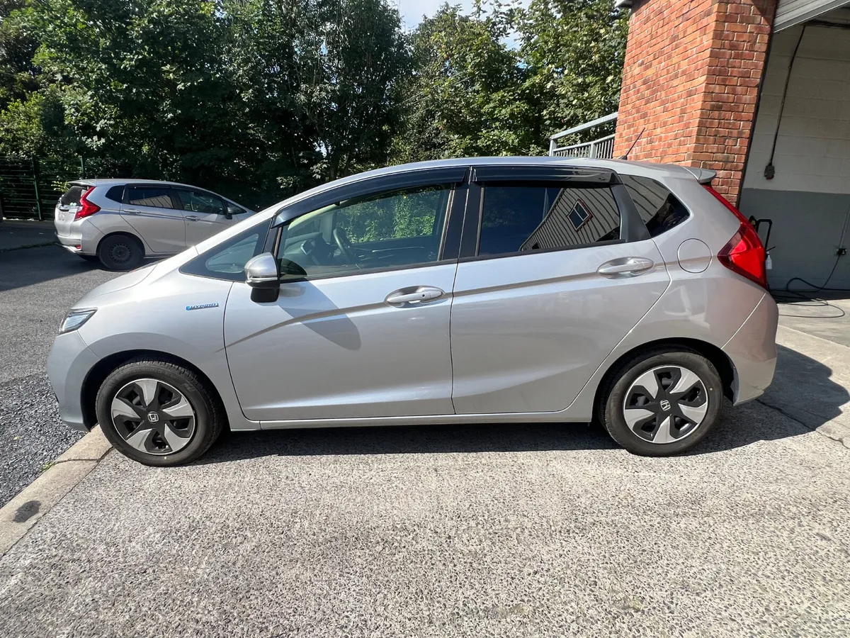 Honda fit 2019 - Image 4