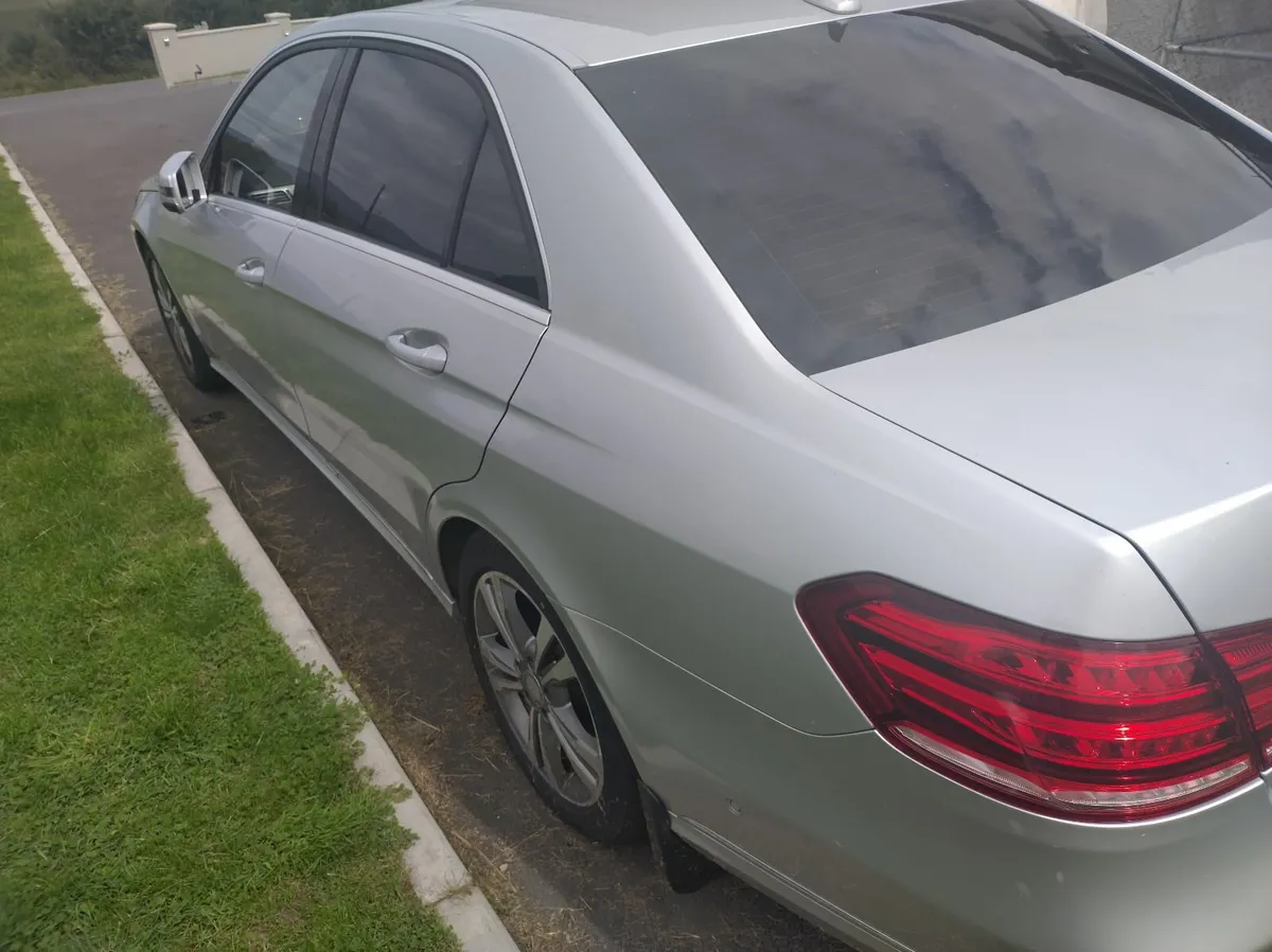 Mercedes-Benz E-Class 2016 - Image 3