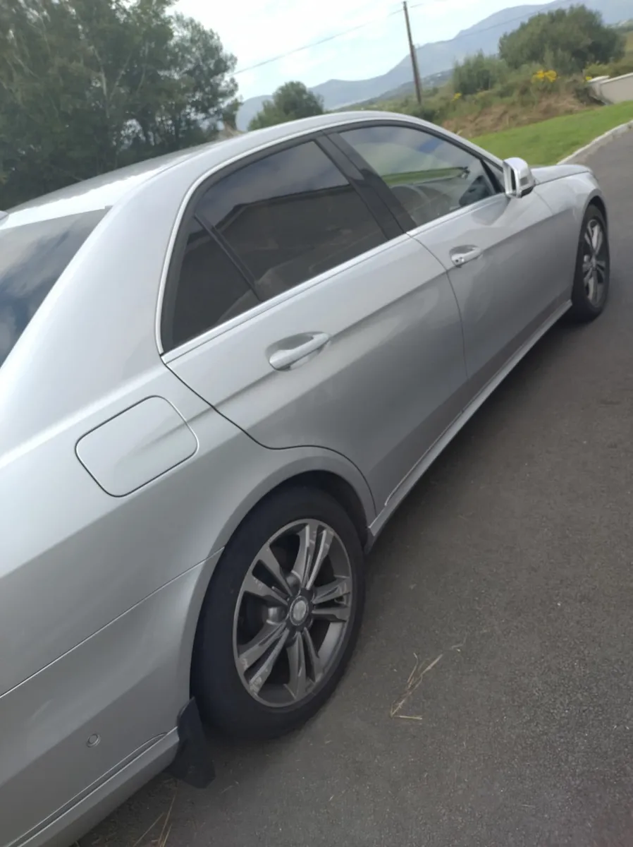 Mercedes-Benz E-Class 2016 - Image 2