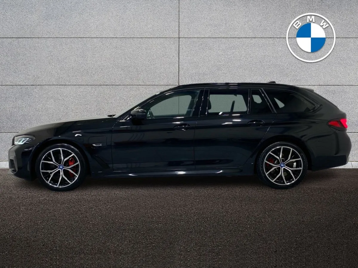 BMW 5 Series 530e M Sport Touring - Image 4