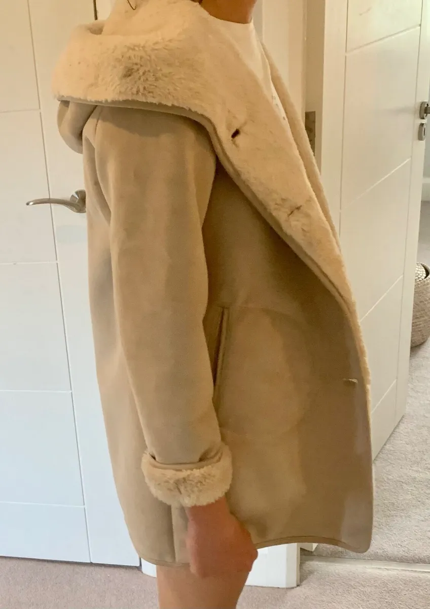Girls coats - Image 3