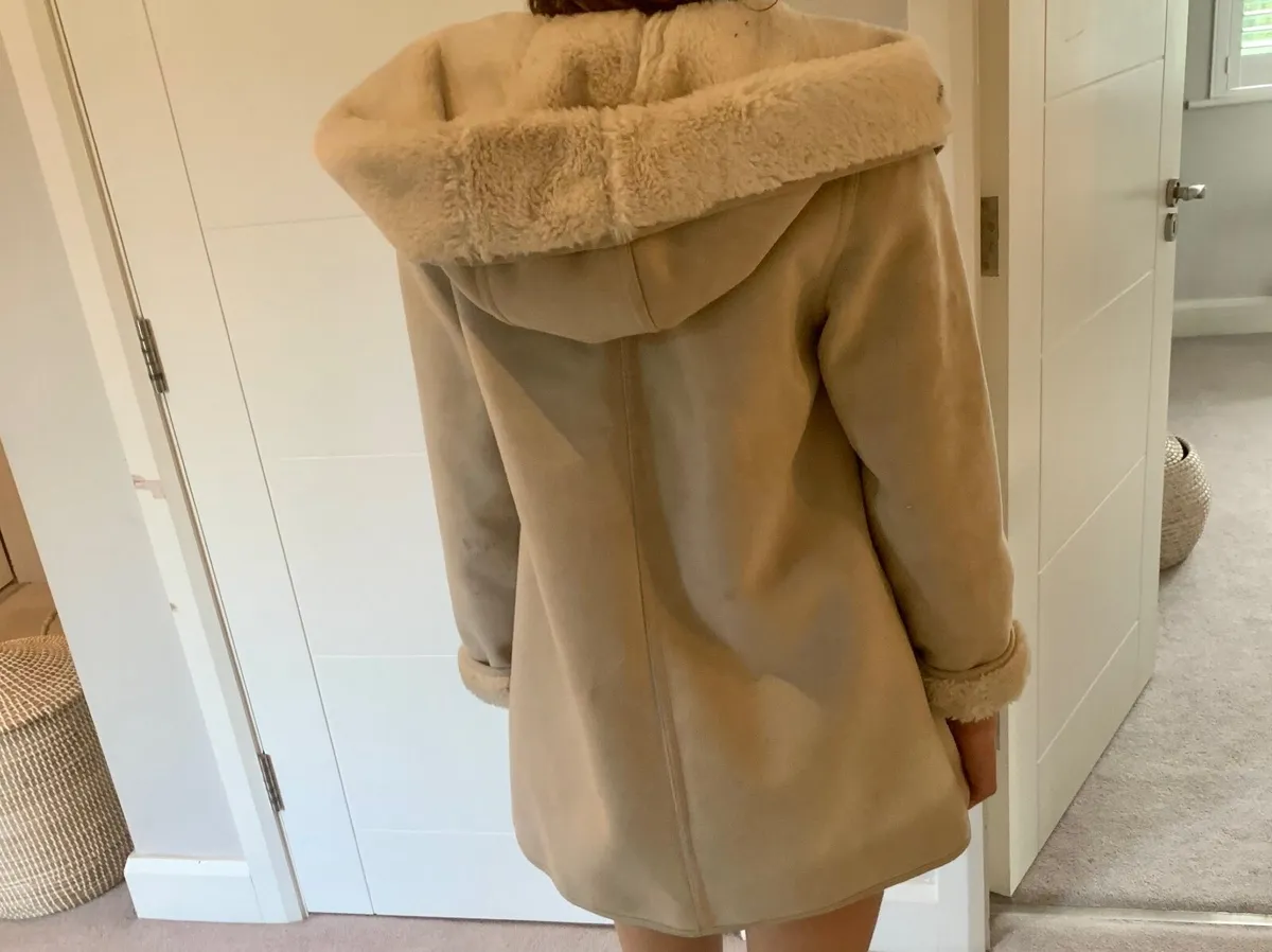 Girls coats - Image 4