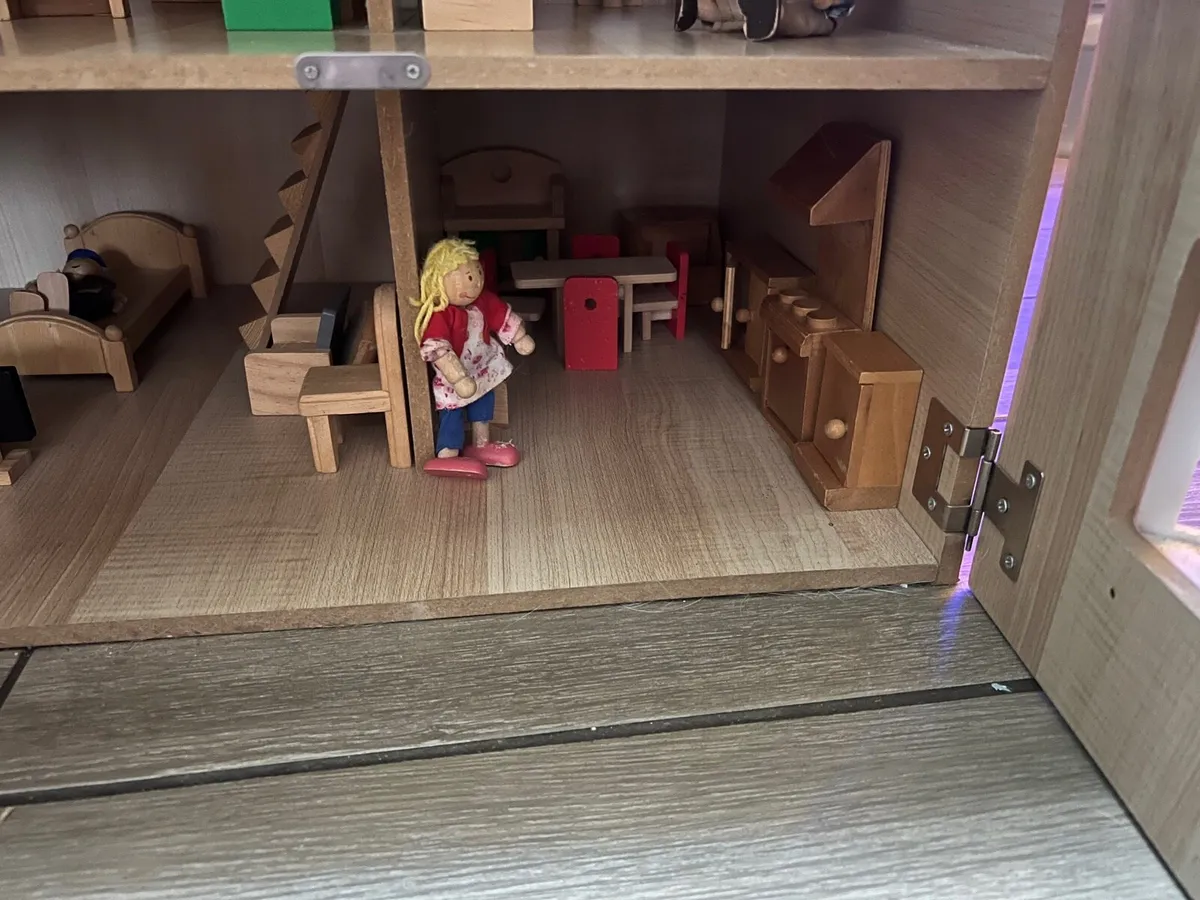 Doll House - Image 2