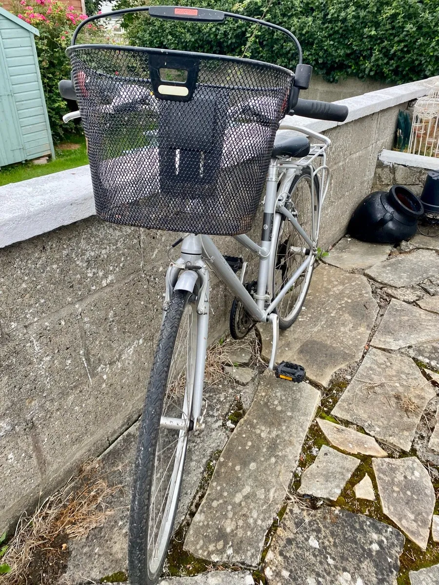 Giant CRS Silver Hybrid Bike - Image 2