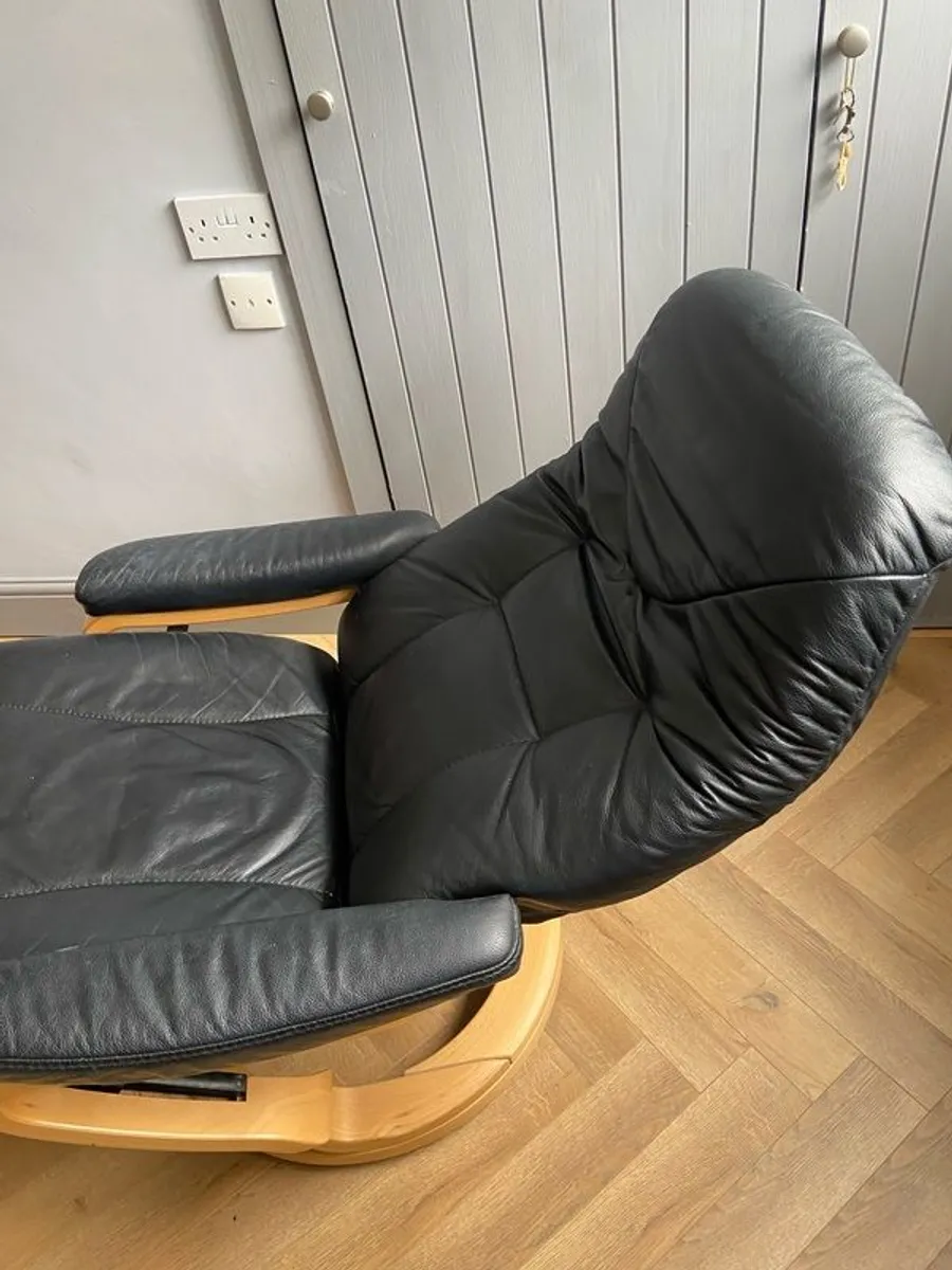 Leather recliner and leather footstool - Image 4