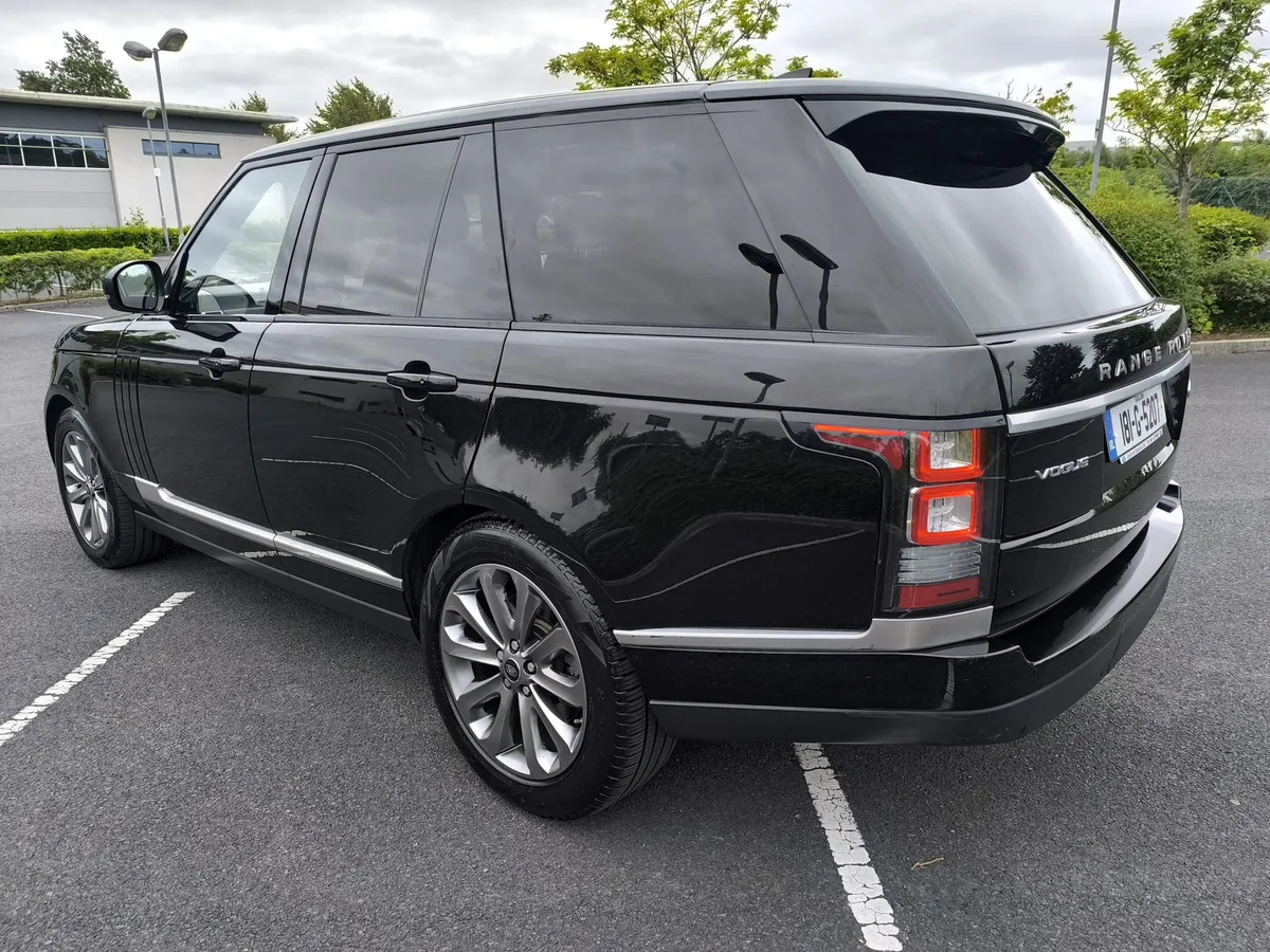 2018 LAND ROVER RANGE ROVER 3.0 TDV6 VOGUE - Image 2