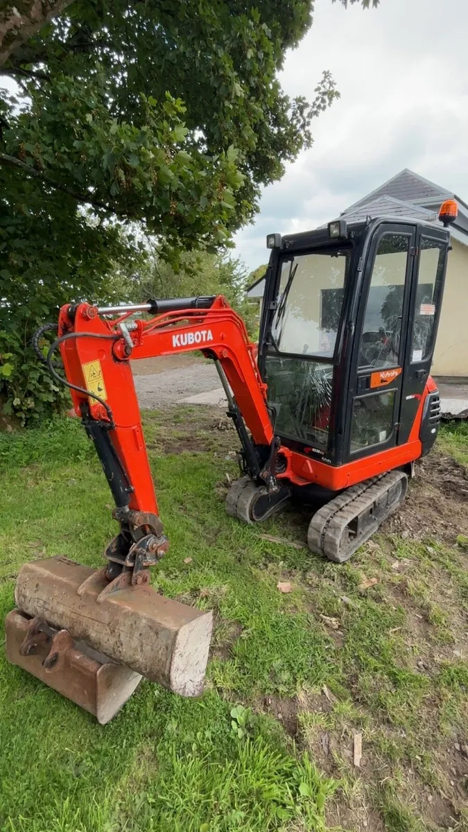 Kubota 1.5tonne mini digger - Image 2