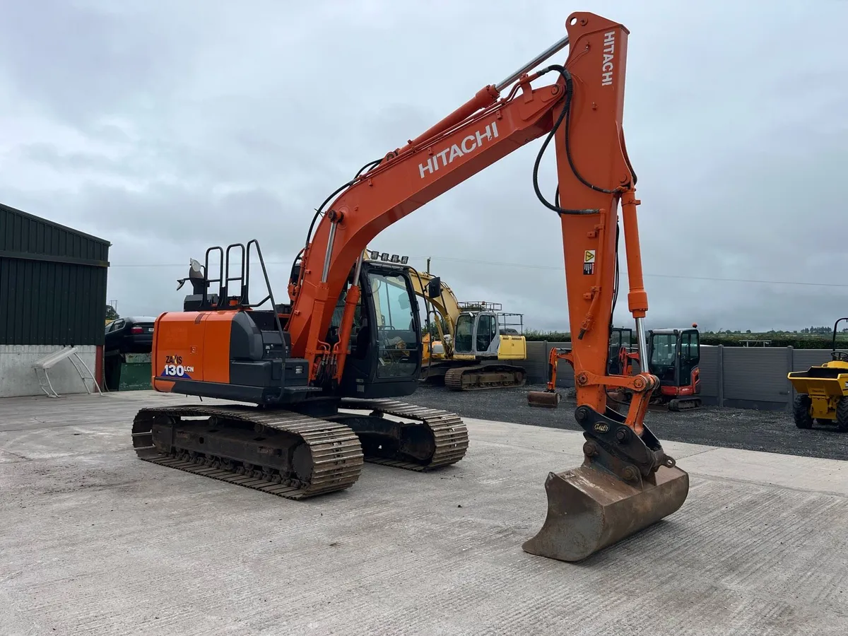 2017 Hitachi ZX130-6 - Image 2