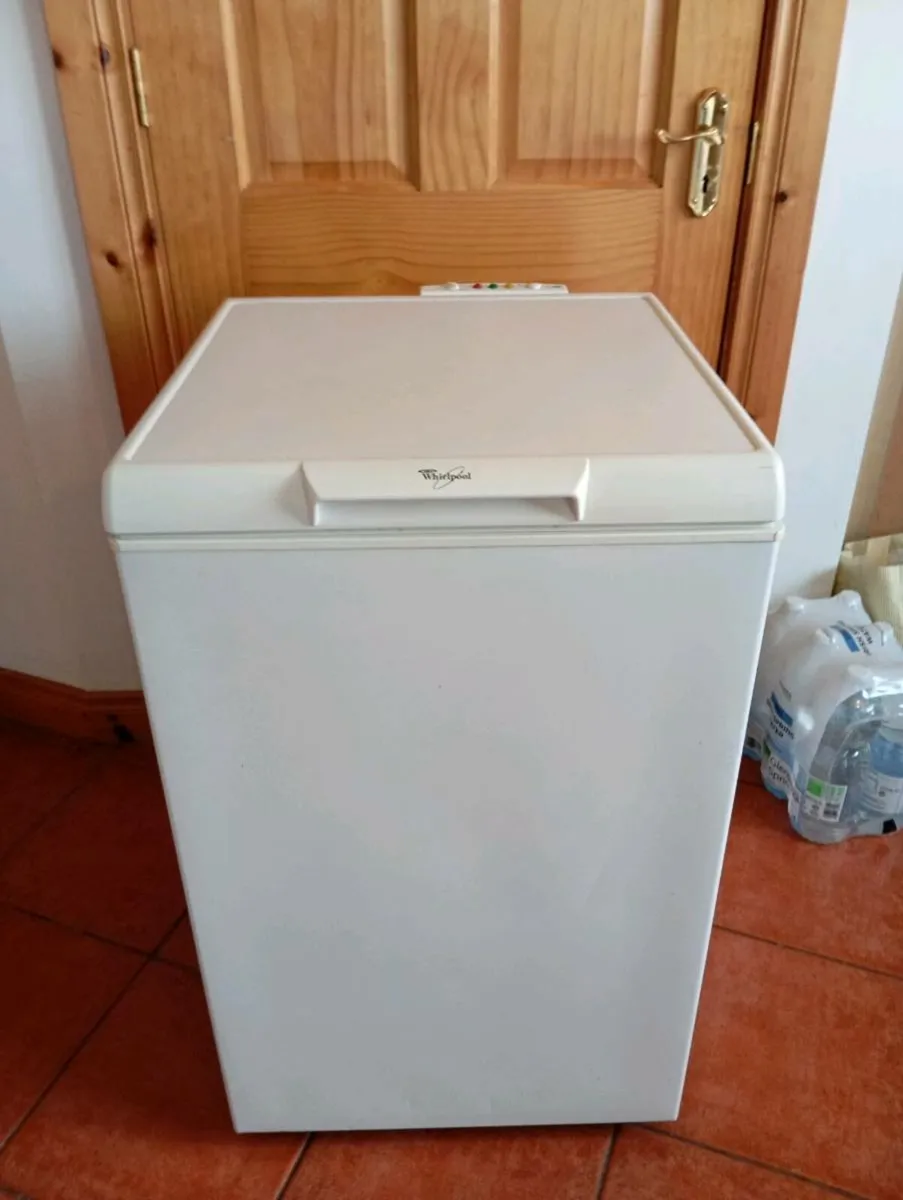 Whirlpool chest freezer - Image 1