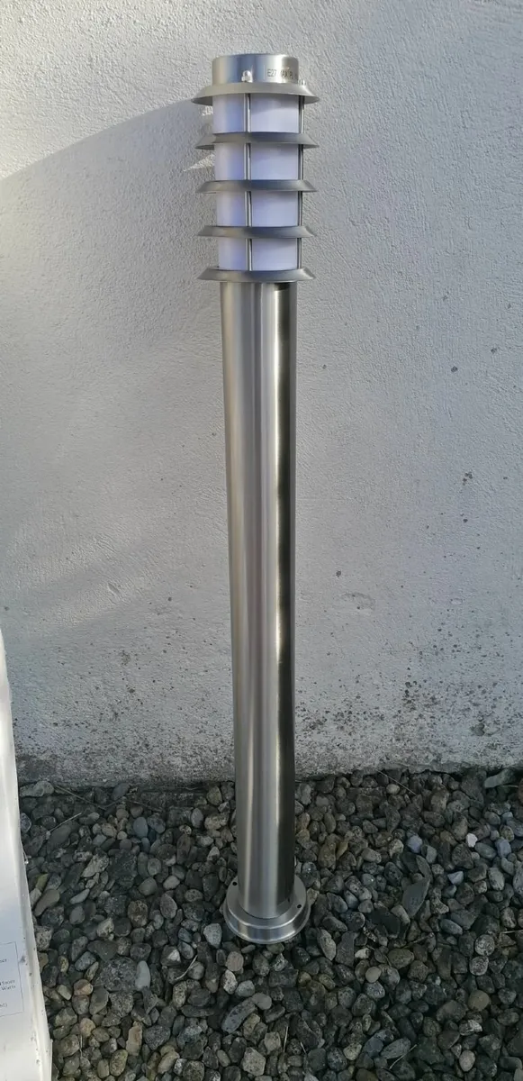 Six bollard garden lights - Image 1