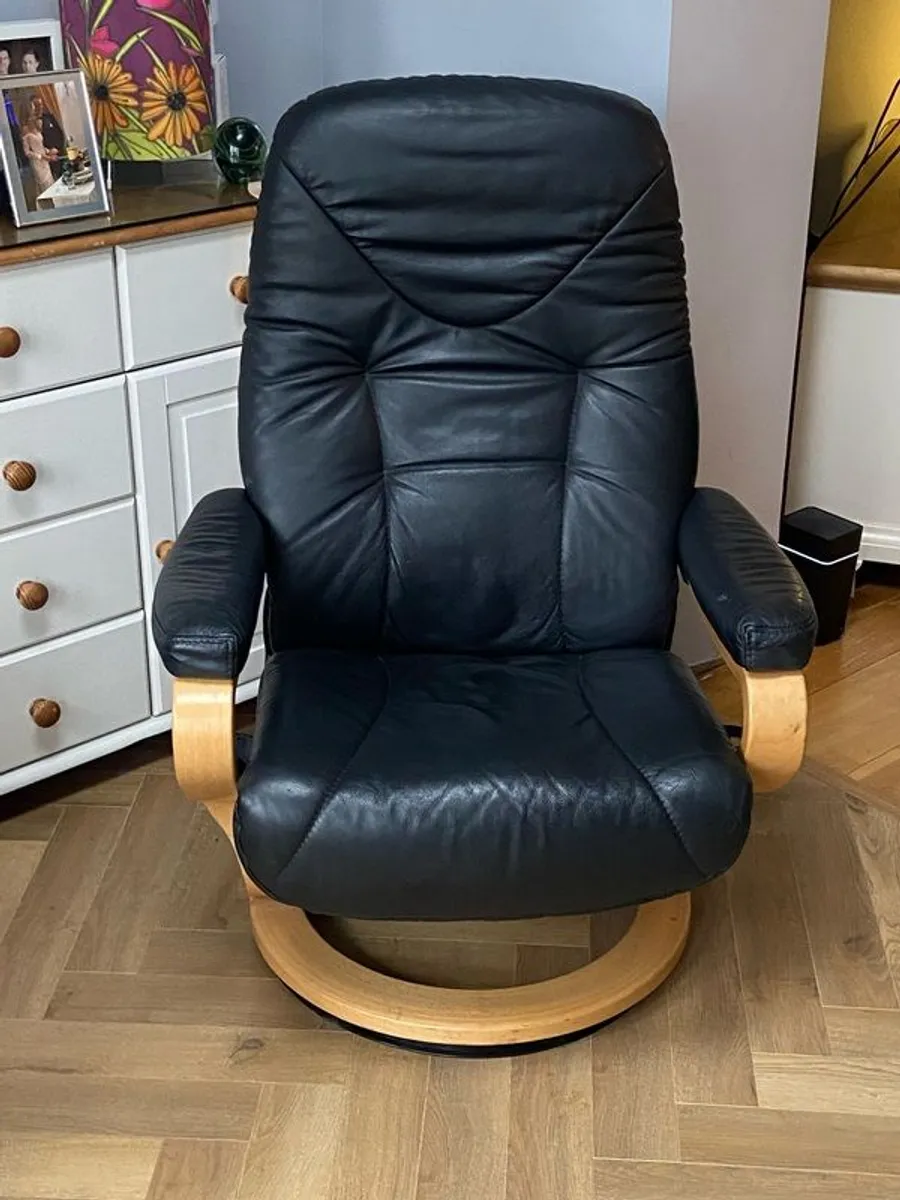 Leather recliner and leather footstool - Image 1