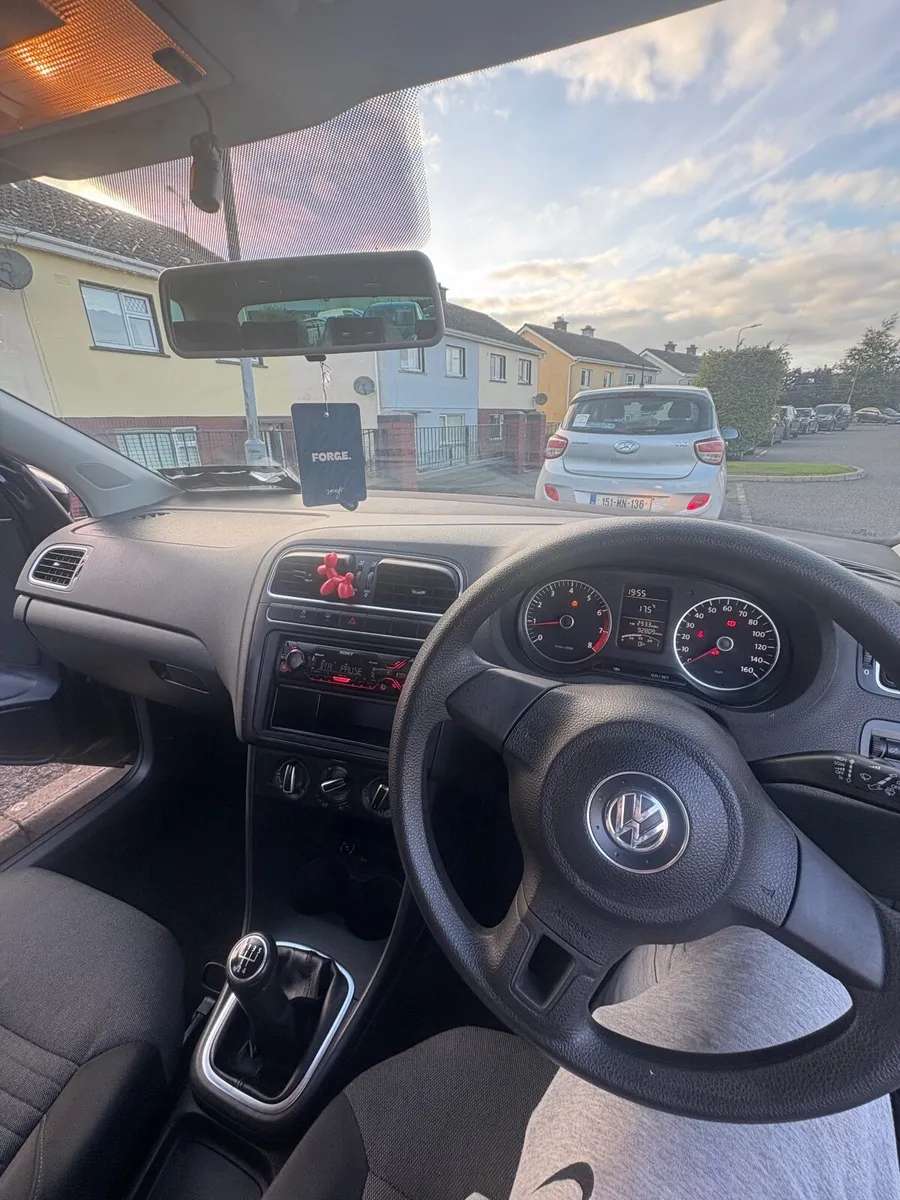 Volkswagen Polo 2010 - Image 2