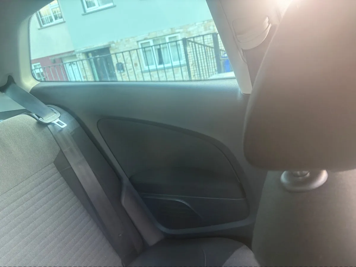 Volkswagen Polo 2010 - Image 4