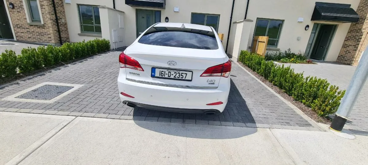 Car - Image 2
