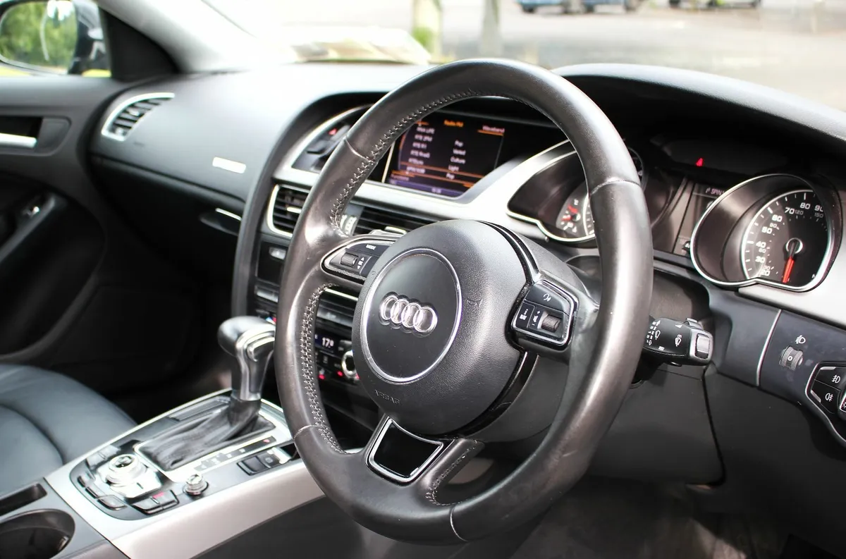 Audi A5 2.0TDI SE/F.S.H./1 Owner/LOW 159K kms - Image 3