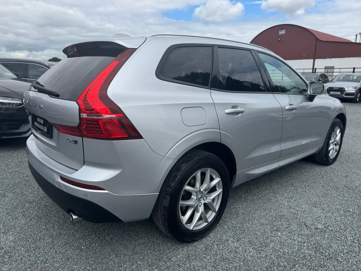 181 VOLVO XC60 20D D4 MOMENTUM 4X4 187BHP - Image 4