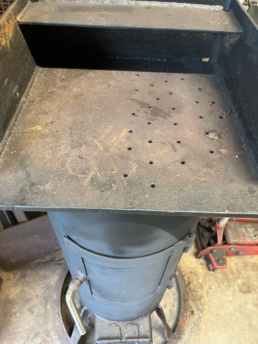 Barbecue 🍖 works as a patio heater also - Image 3