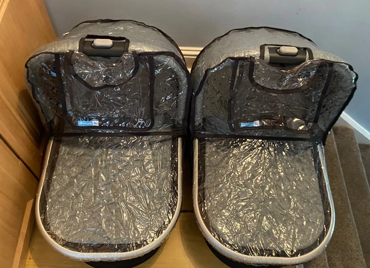 Twin Uppababy Vista Full Travel System - Image 3