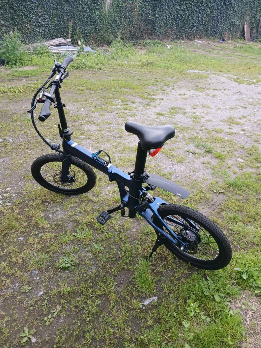 Pedal assist electric folding bike - Image 3