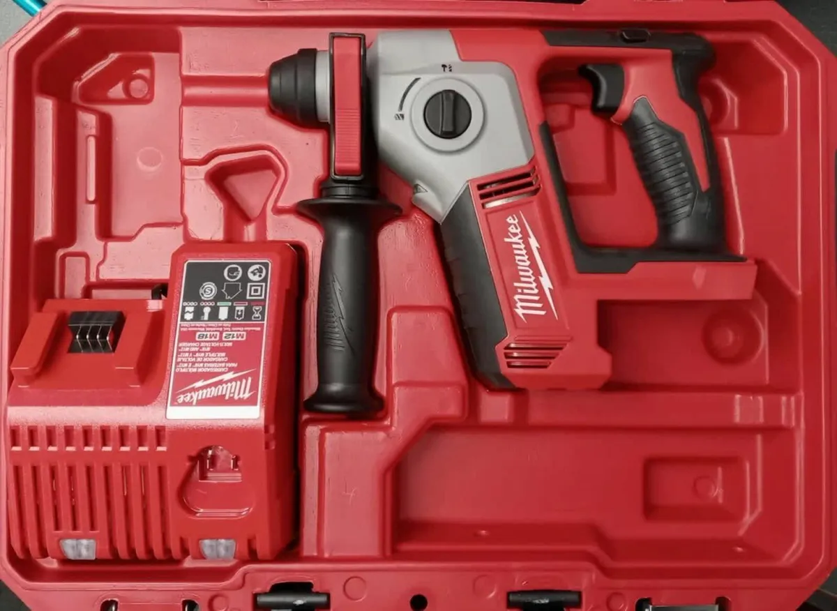 Milwaukee M18 Cordless 5/8" SDS Plus Rotary Hammer - Image 1