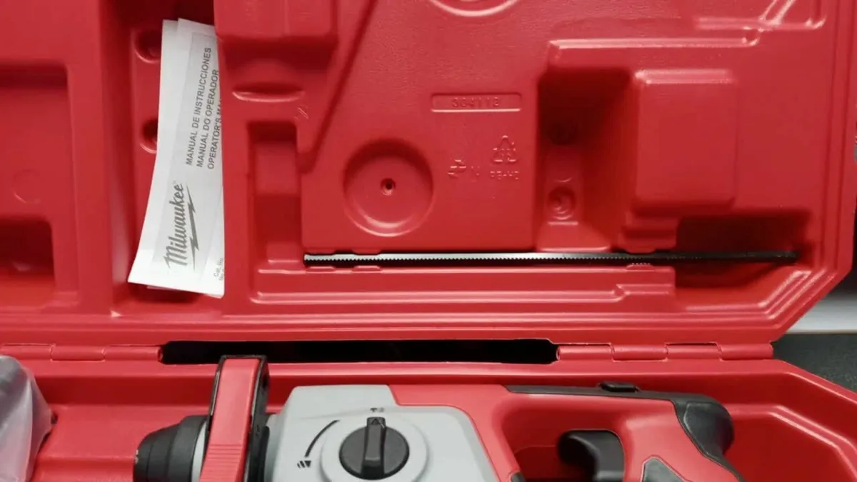 Milwaukee M18 Cordless 5/8" SDS Plus Rotary Hammer - Image 4
