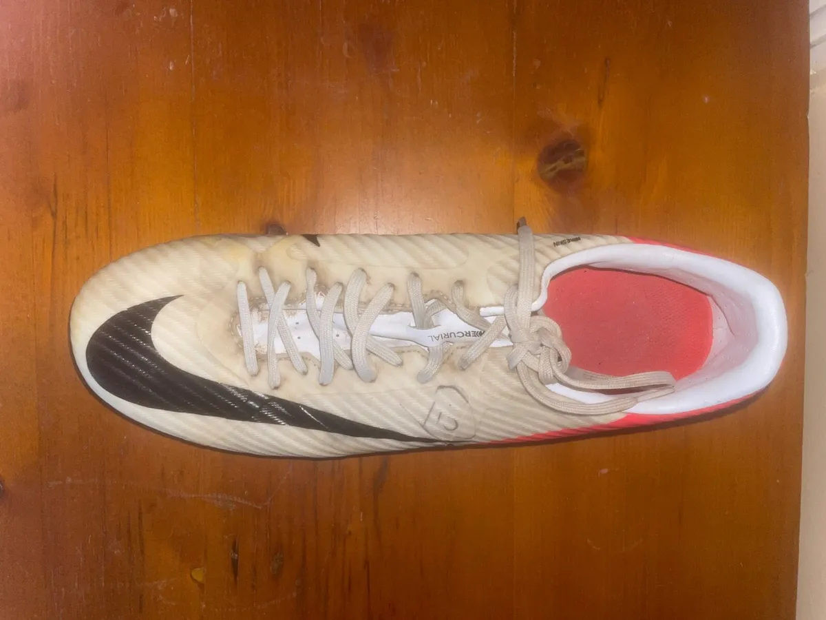 Rio Ferdinand signed boot - Image 3