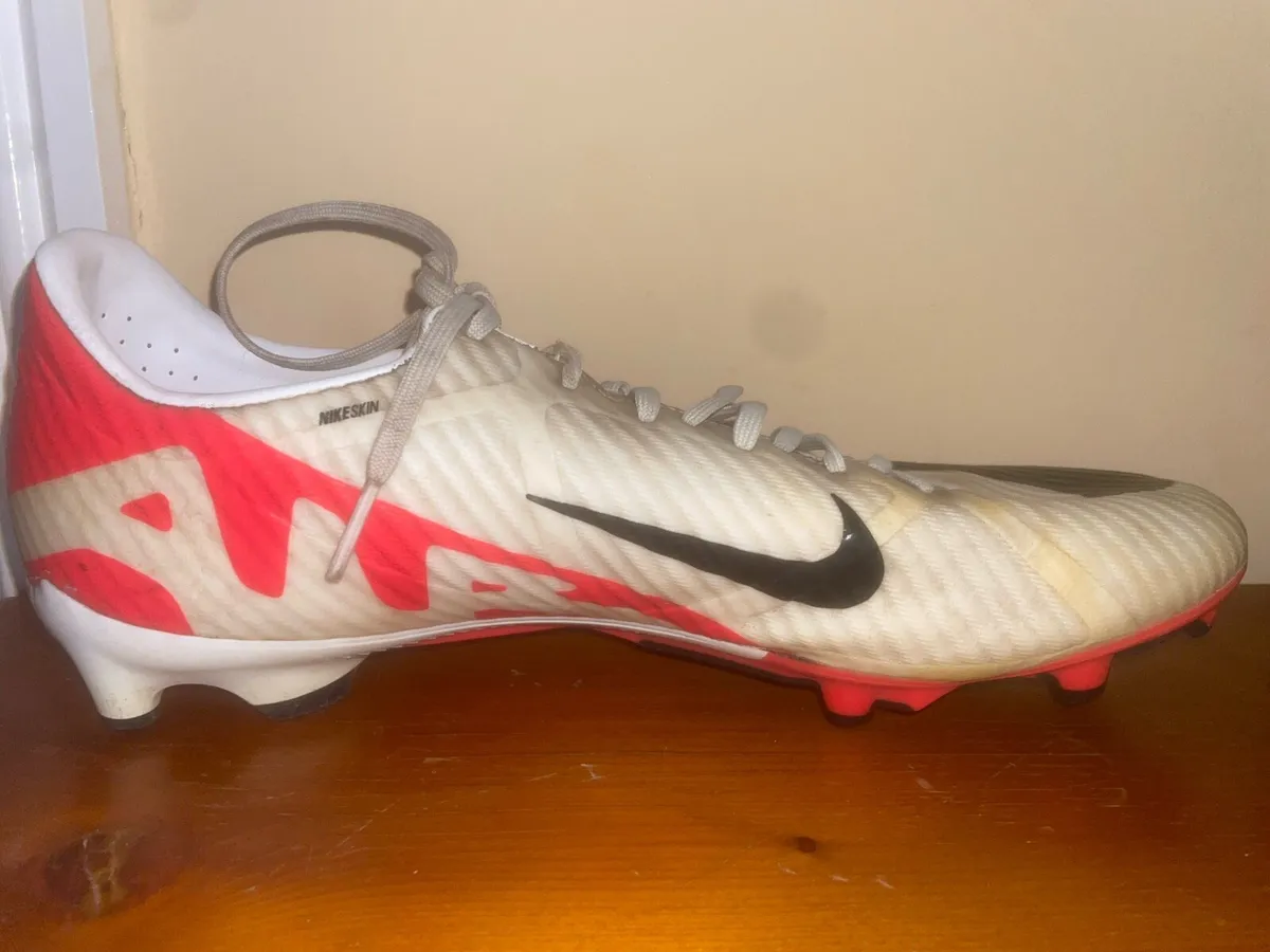 Rio Ferdinand signed boot - Image 4