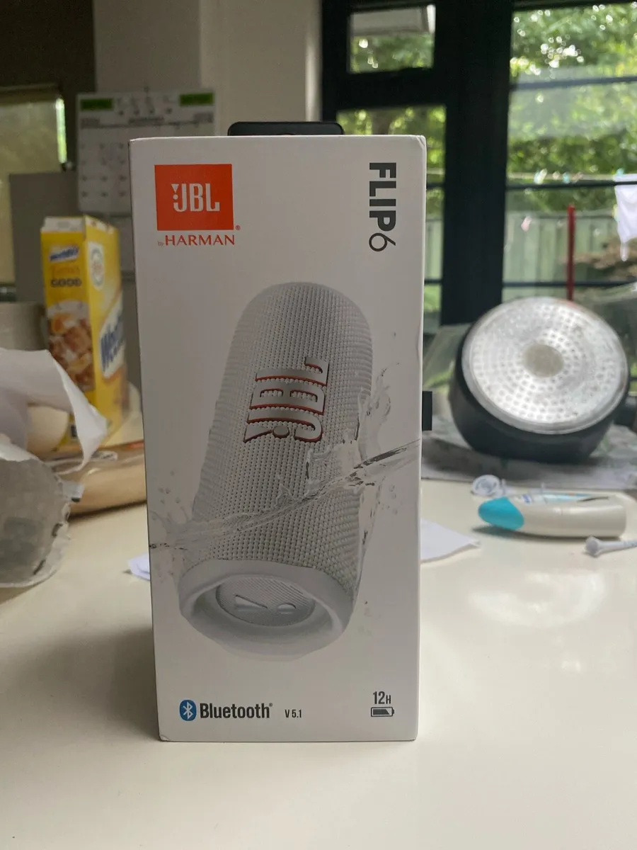 JBL FLIP 6 retails at 95€