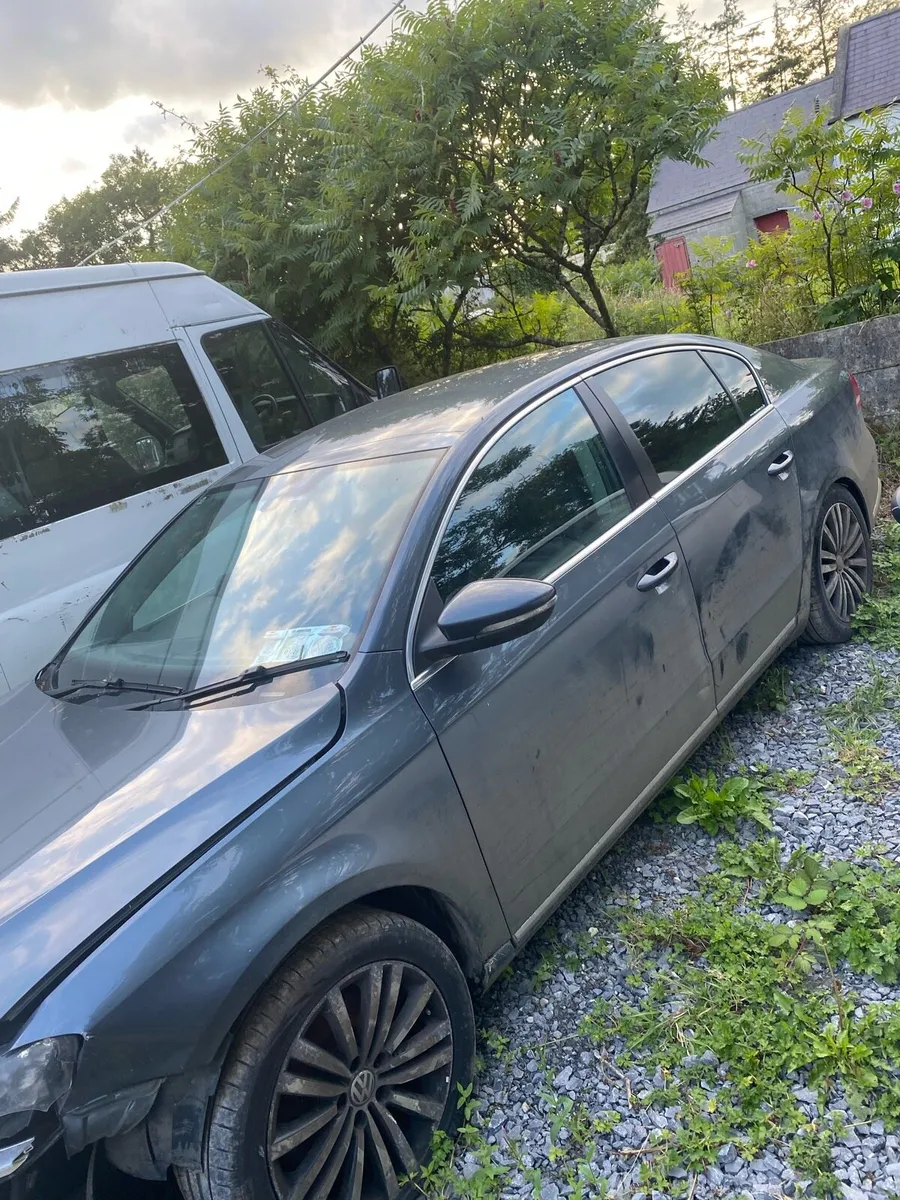 141 Volkswagen Passat high spec - Image 1