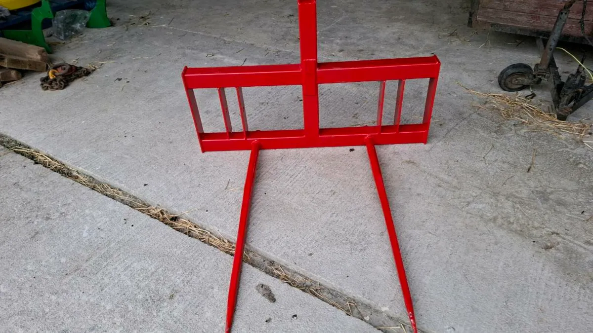 Bale spike - Image 1