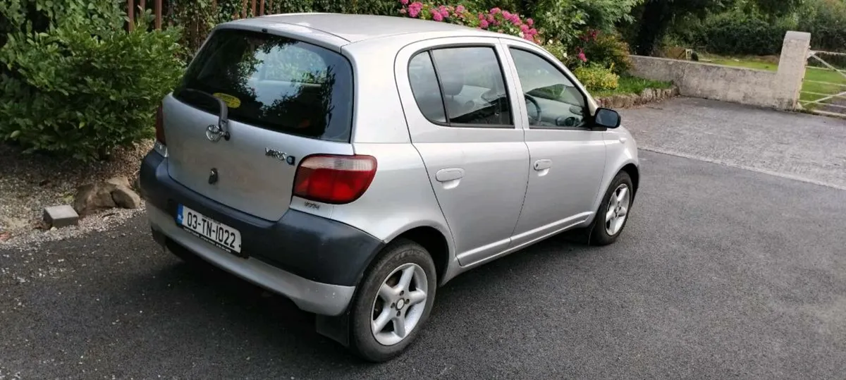 Toyota Yaris Silver - Image 1