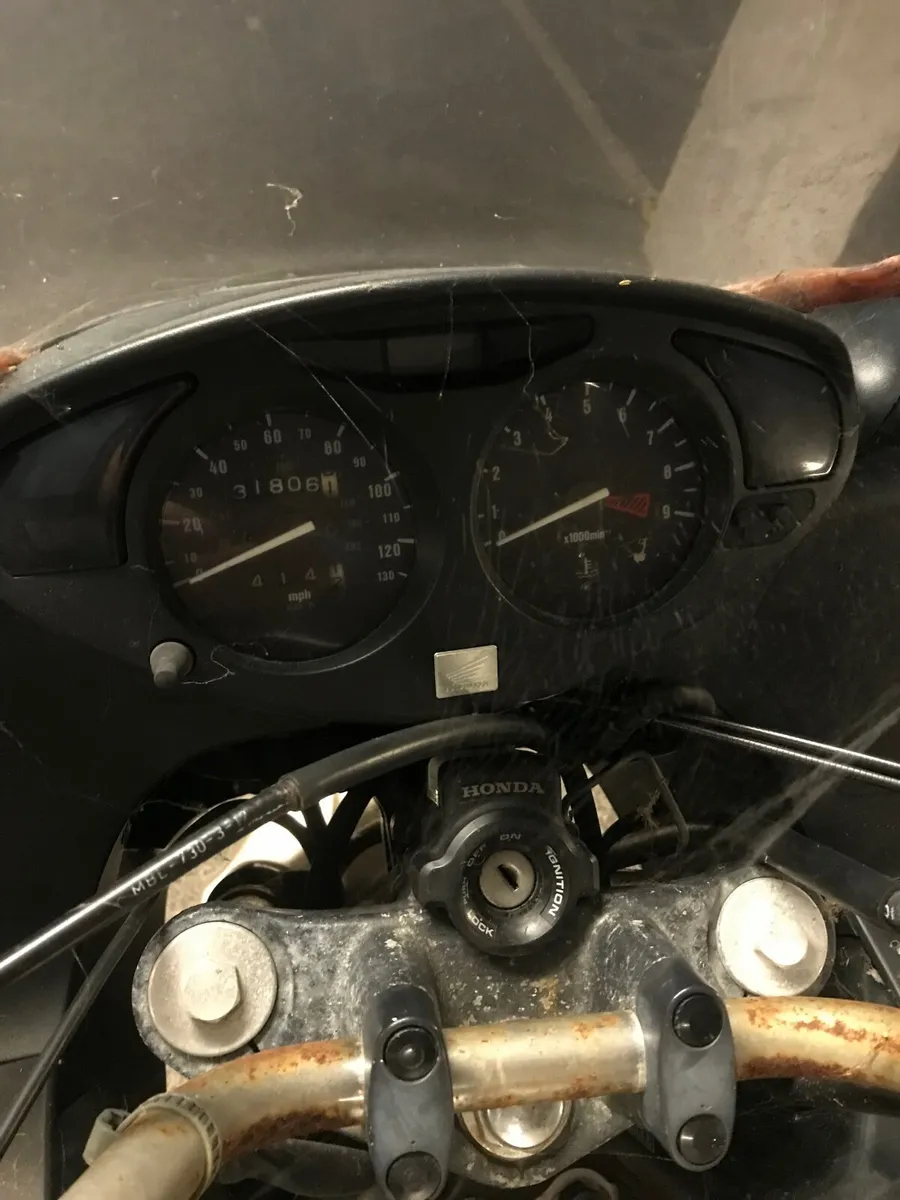2001 Honda deauville 600cc - Image 3