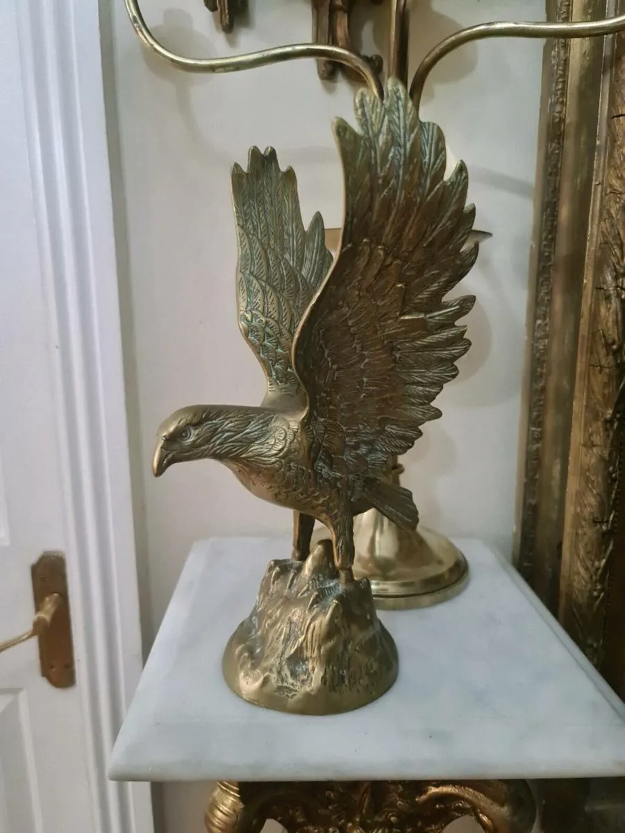 Solid brass eagle - Image 1