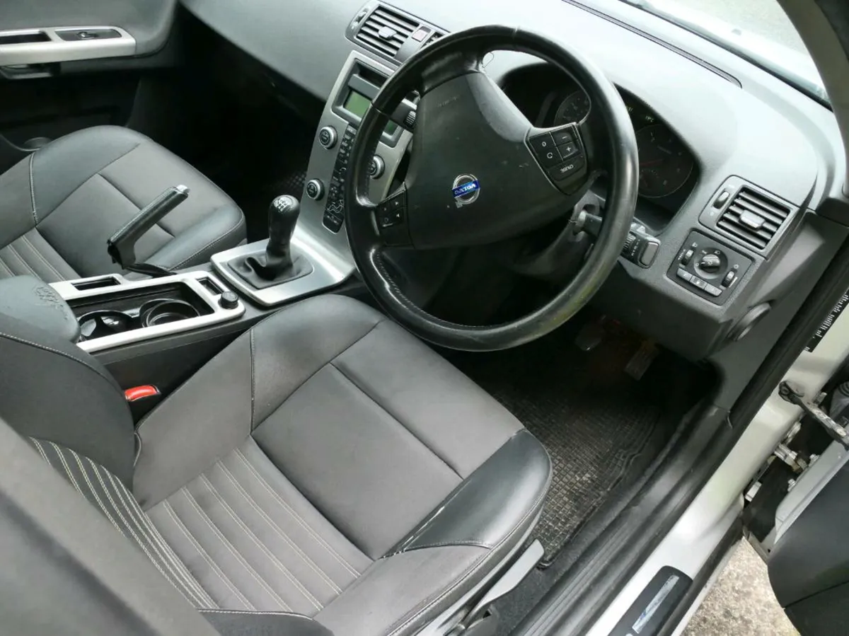 Volvo S40 2.0 D - Image 3