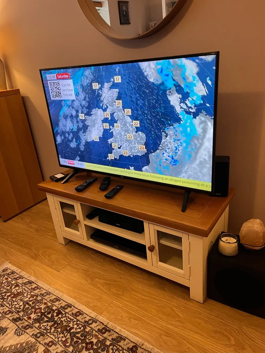Tv table - Image 1