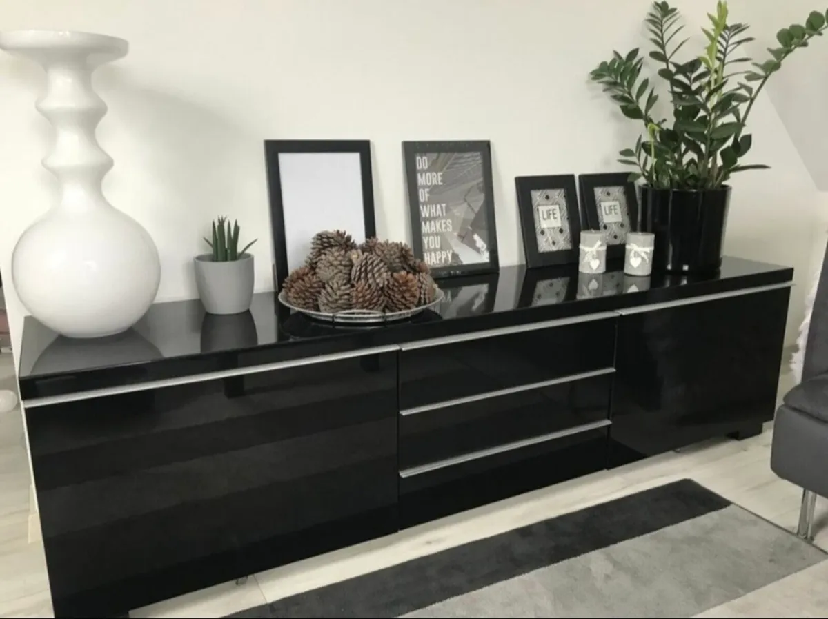 IKEA Besta Burs High Gloss TV Unit