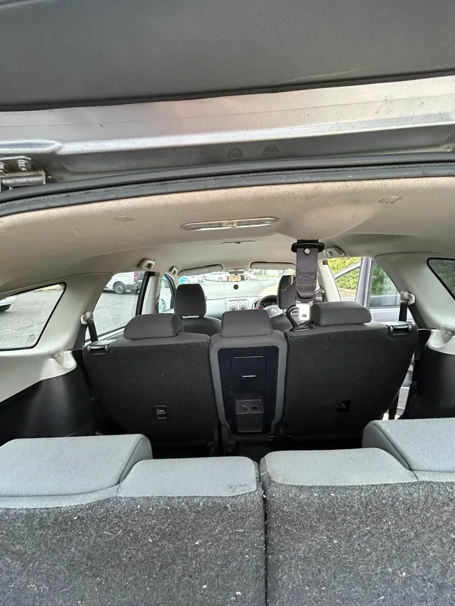 Nissan Qashqai+2 2010 - Image 2