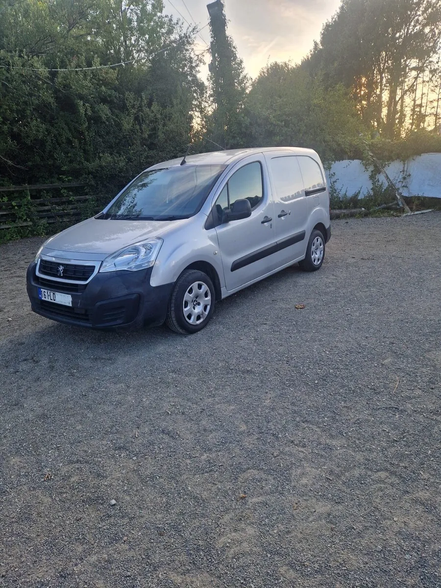 161 Peugeot partner 3 seater - Image 1