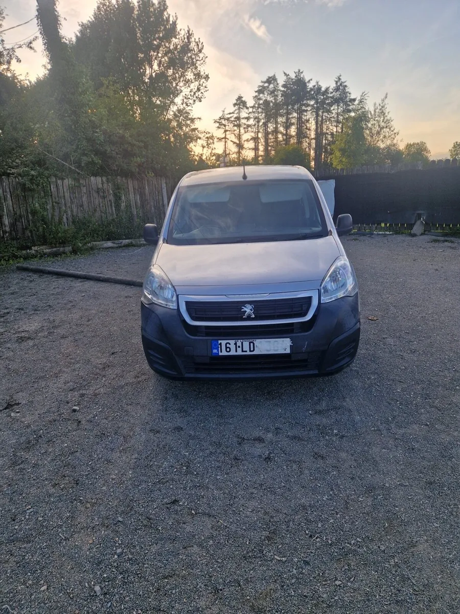 161 Peugeot partner 3 seater - Image 3